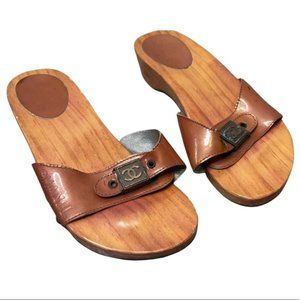 CHANEL Women's Vintage Patent Leather Wooden Copper Buckle Slides Sandals Size38